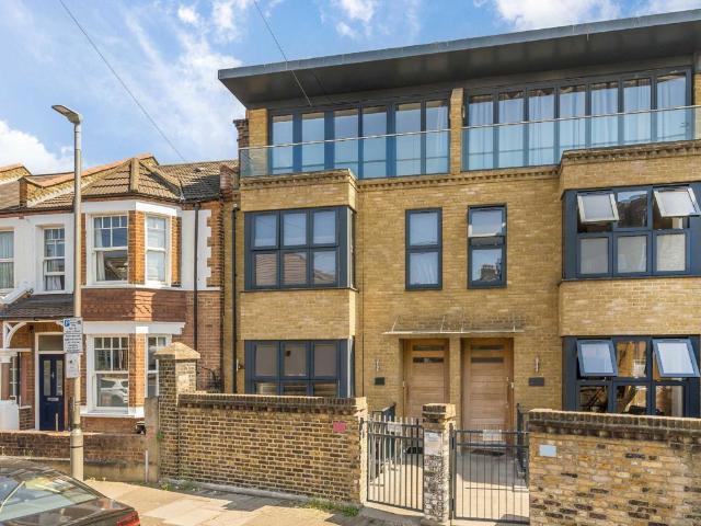 House for rent in London Borough of Wandsworth, Greater London
