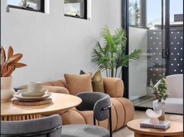 Townhouse for rent in Coburg North, Melbourne