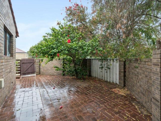 Villa for rent in Como, City of South Perth