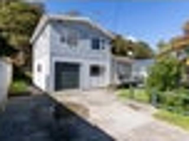 House for sale in Days Bay, Wellington