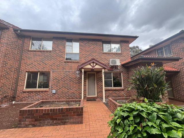 Townhouse for rent in Sydney, New South Wales