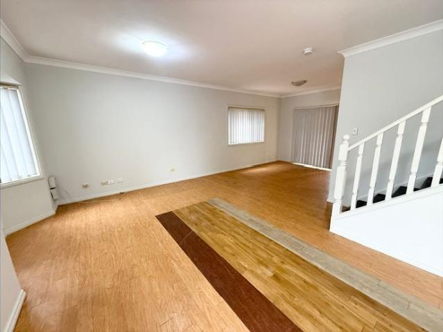 Townhouse for rent in Sydney, New South Wales