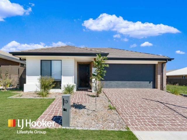 House for rent in Gledswood Hills, Sydney
