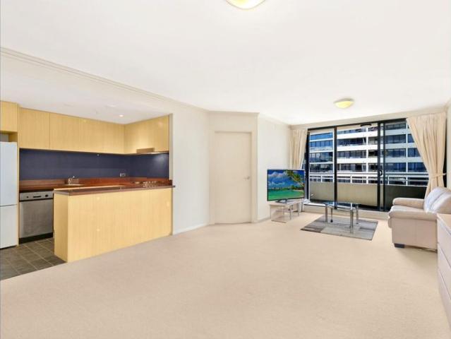 Apartment for rent in Lower North Shore, Sydney