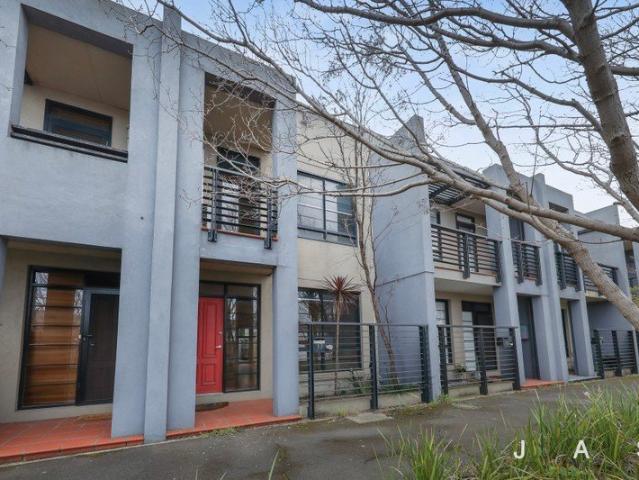 Townhouse for rent in Camerons Creek, Victoria