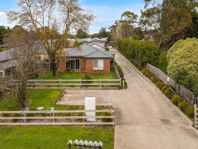 Apartment for sale in Woodend, Victoria