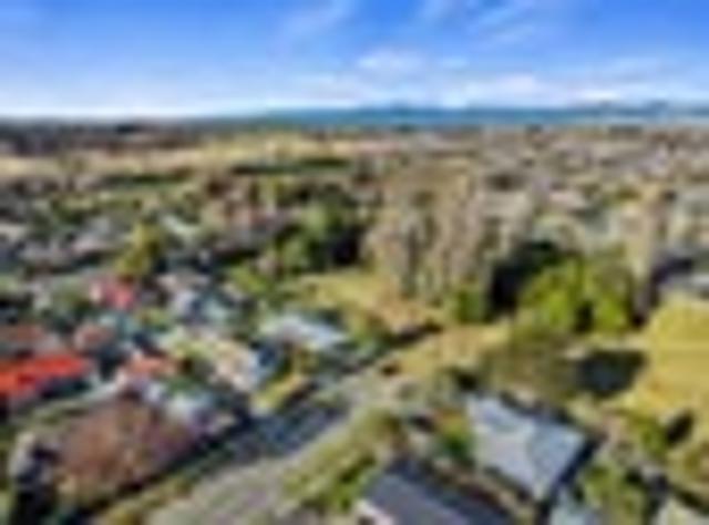 House for sale in Chaslands, Canterbury