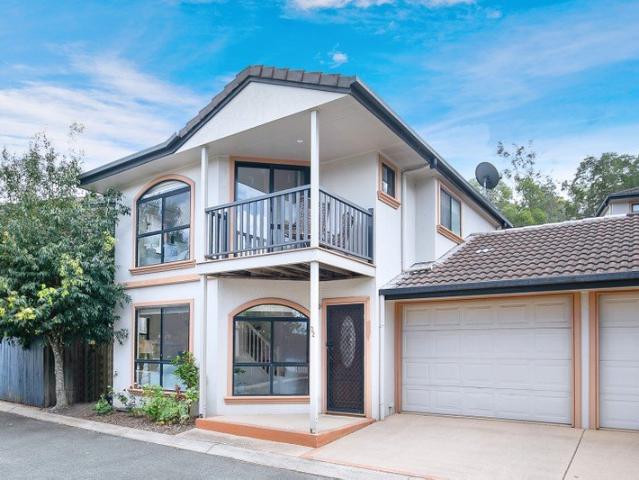 Townhouse for sale in Carindale, Greater Brisbane