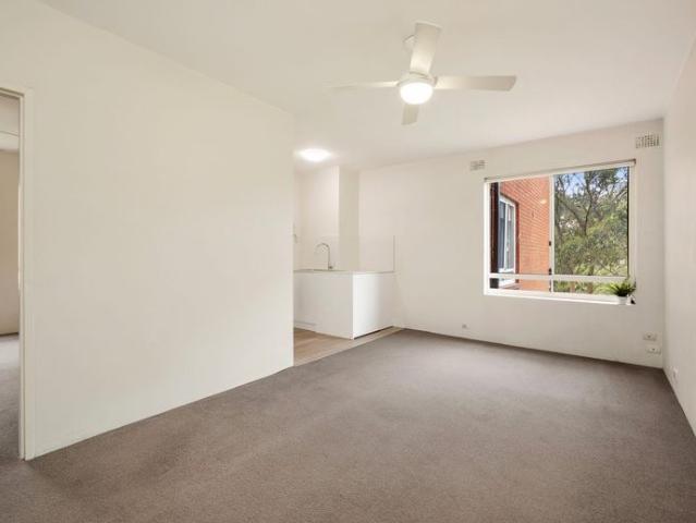 Apartment for rent in Lower North Shore, Sydney