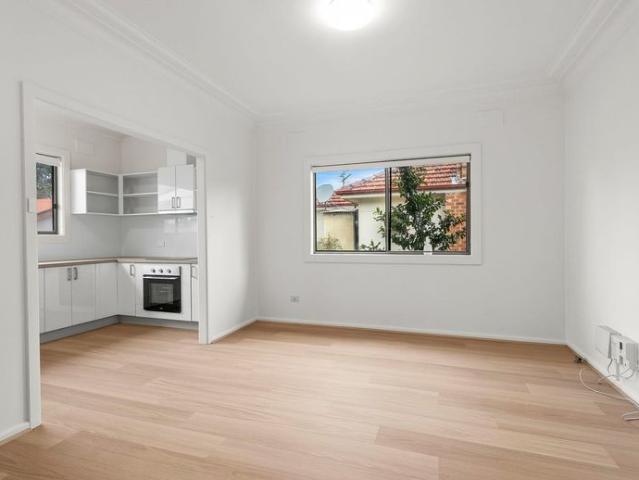 House for rent in Wollongong West, New South Wales
