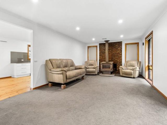 House for rent in Korweinguboora, Victoria