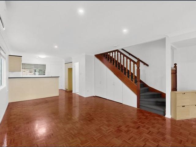 Townhouse for rent in Toombul, Queensland