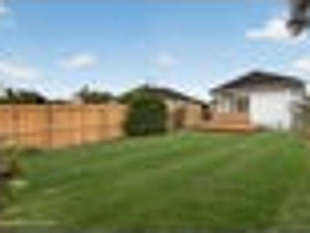House for sale in Chaslands, Canterbury