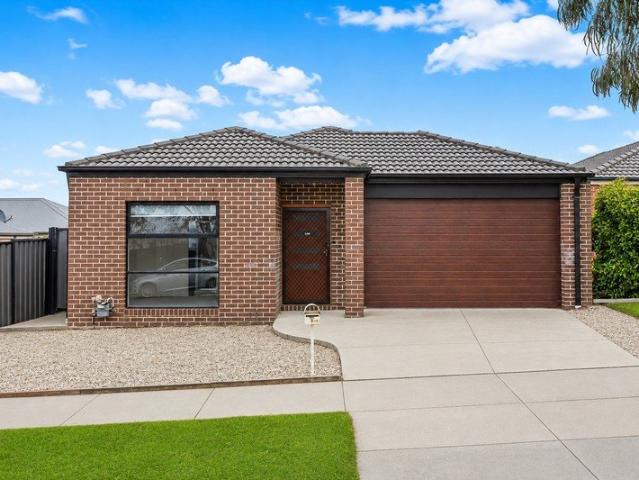 House for sale in Pakenham, Melbourne