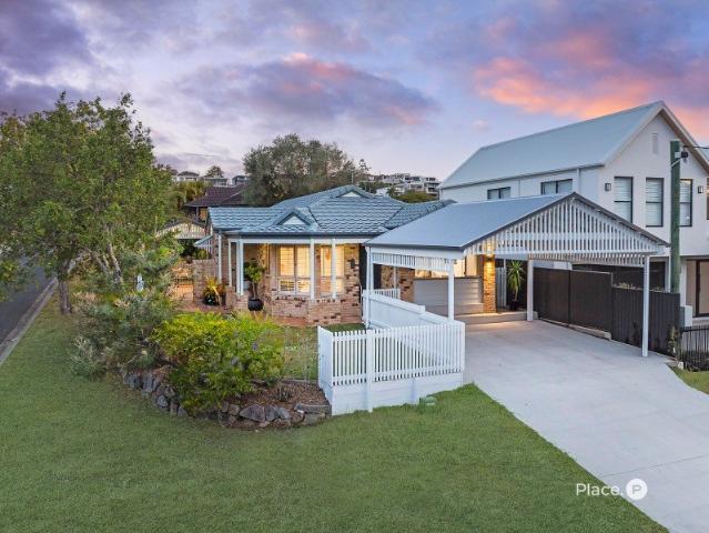House for sale in Holland Park West, Greater Brisbane