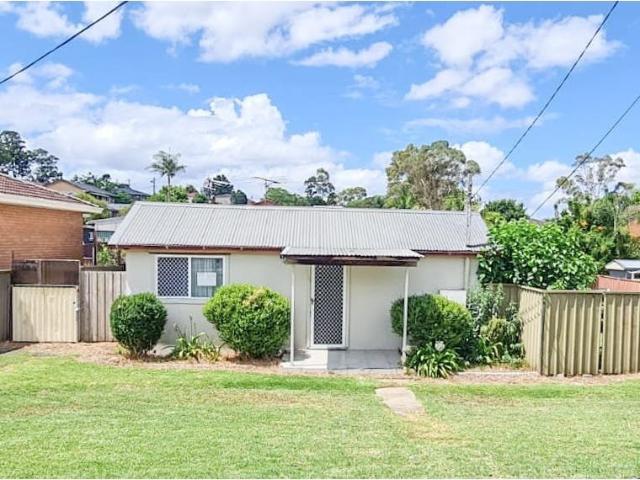 House for rent in Toongabbie, Sydney
