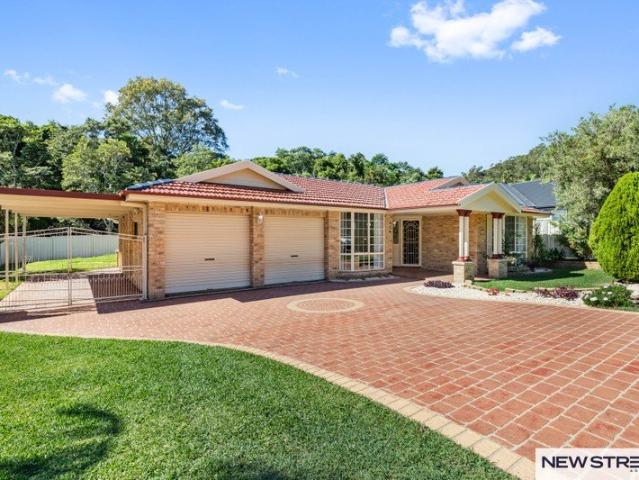 House for sale in Pinny Beach, New South Wales