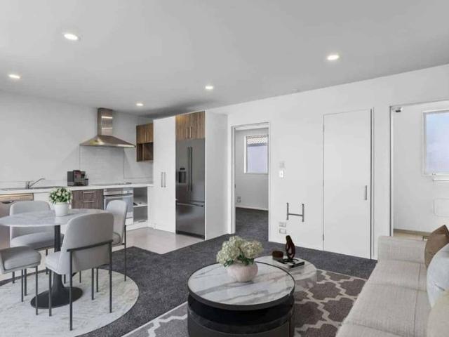 Townhouse for rent in Edgeware, Canterbury