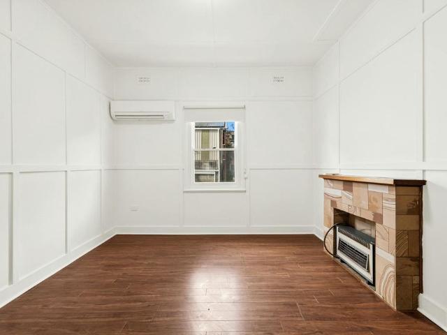 House for rent in Wollongong West, New South Wales