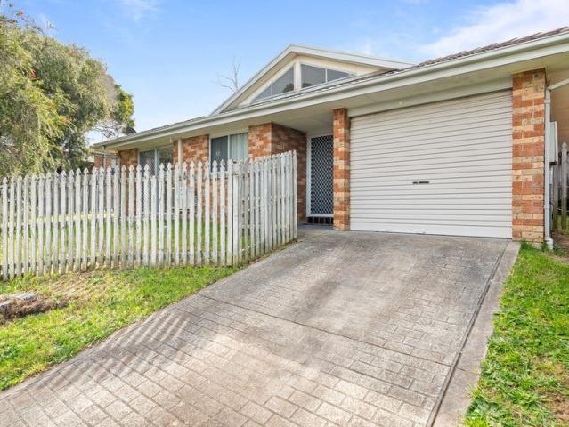 Villa for rent in Bateau Bay, New South Wales