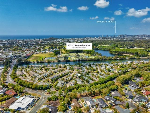 Townhouse for sale in Mermaid Waters, Gold Coast City
