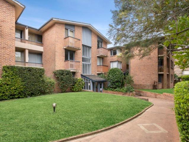 Apartment for sale in Lower North Shore, Sydney