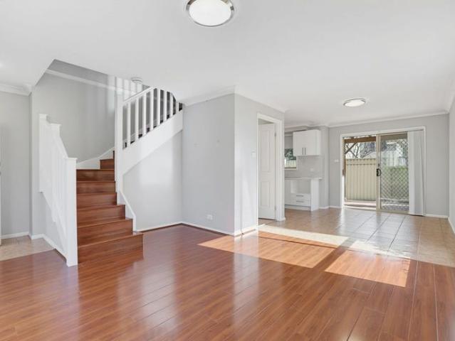 Townhouse for rent in Sydney, New South Wales