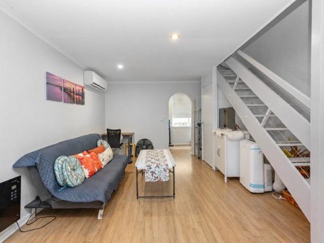 Townhouse for rent in St Kilda East, Melbourne
