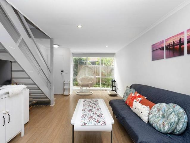 Townhouse for rent in St Kilda East, Melbourne