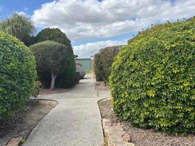 Villa for rent in Yokine, Western Australia