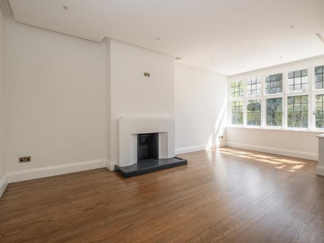 Apartment for rent in London Borough of Richmond upon Thames, Greater London