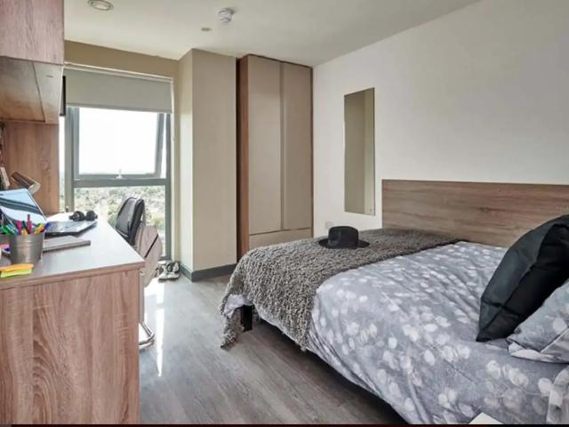 Studio for rent in West Midlands