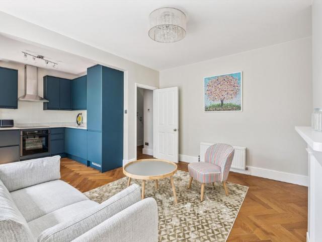 Apartment for rent in London Borough of Richmond upon Thames, Greater London