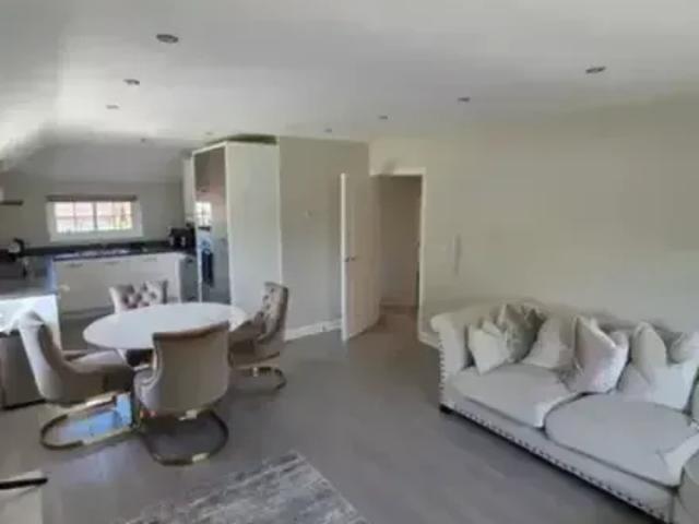 Apartment for rent in Knowsley, Swanside