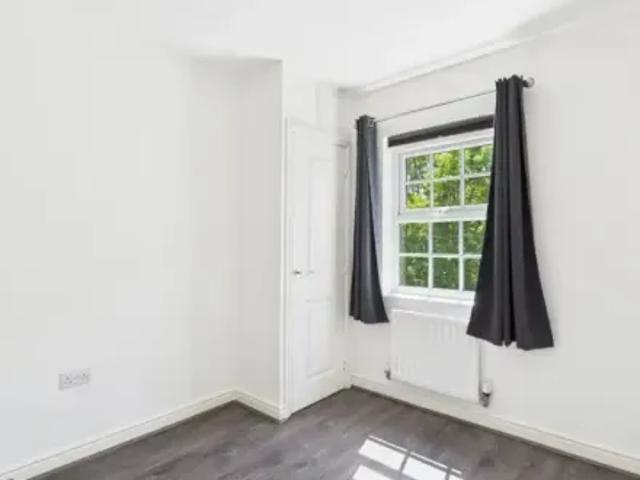 Apartment for rent in Knowsley, Swanside