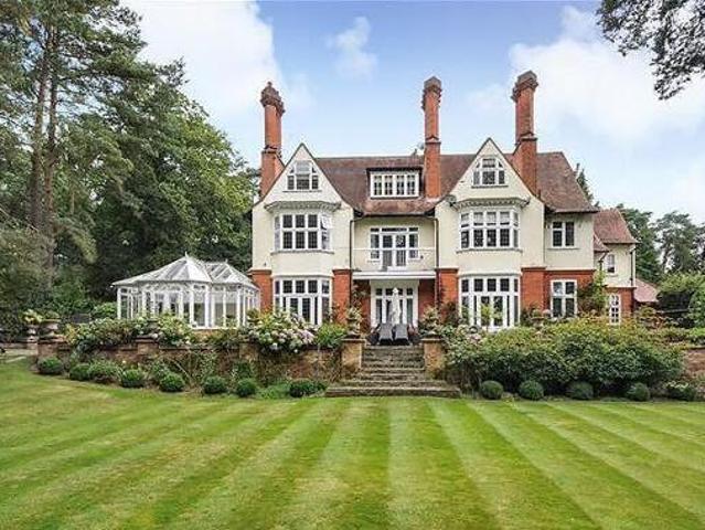 House for rent in Ascot
