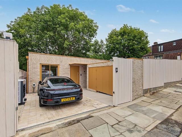 House for rent in Friern Barnet, Greater London