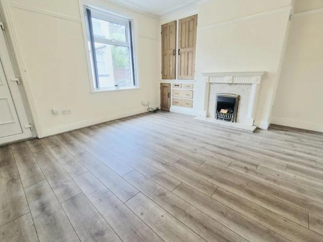 House for rent in Ovenden, Halifax