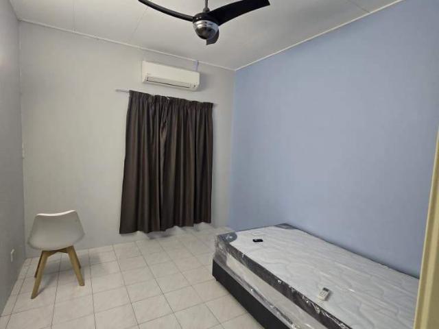 Room for rent in Petaling, Alam Impian