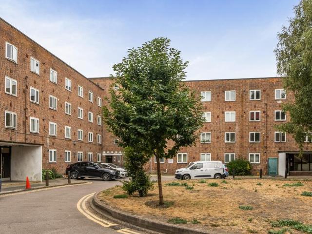Apartment for rent in Whetstone, Greater London