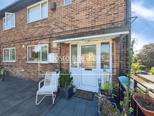 Apartment for rent in Heol-las, Surrey