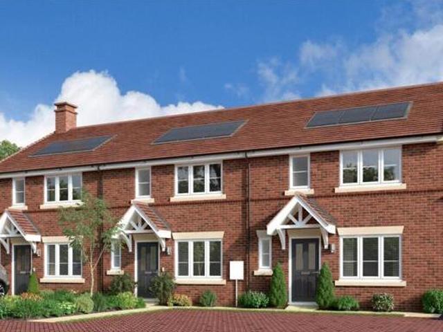 House for sale in Heol-las, Surrey