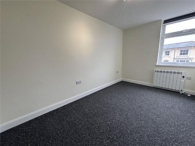 House for rent in Heol-las, Surrey
