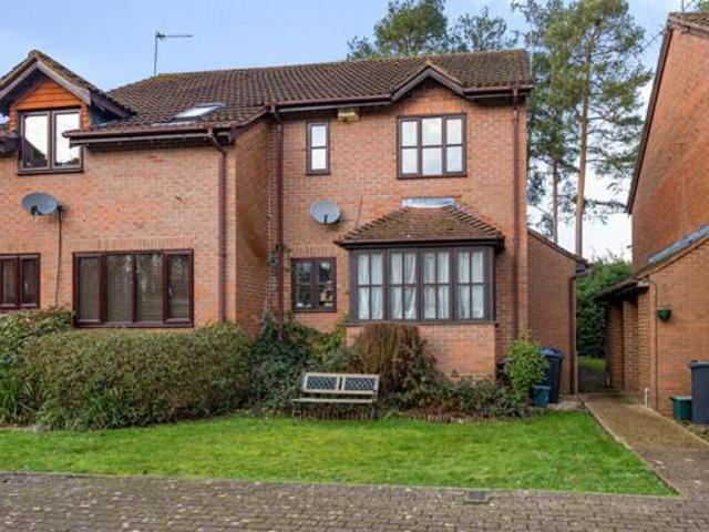 House for sale in Heatherside, Heol-las