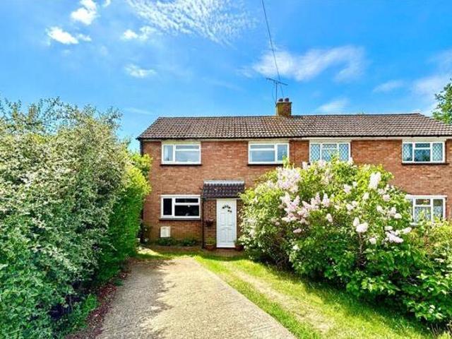 House for sale in Heol-las, Surrey
