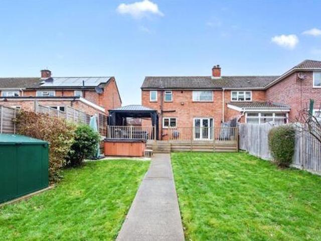 House for sale in Heol-las, Surrey