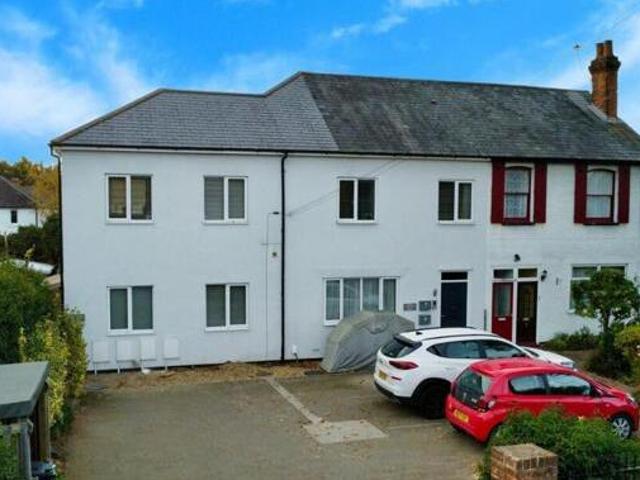 House for sale in Heol-las, Surrey