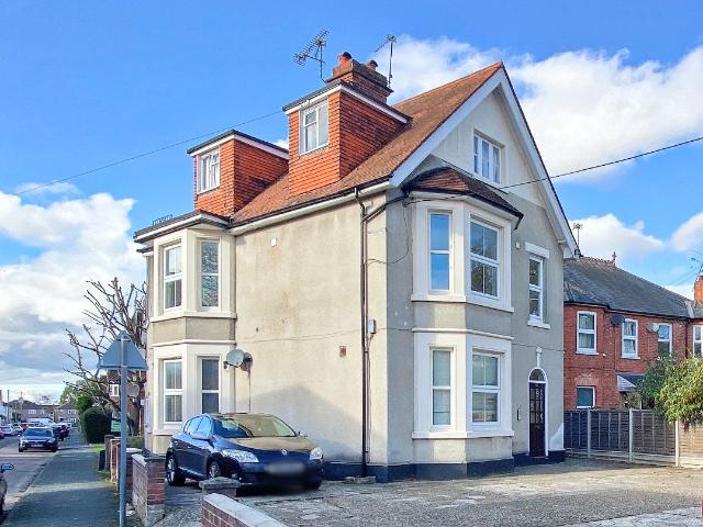 Apartment for rent in Heol-las, Surrey