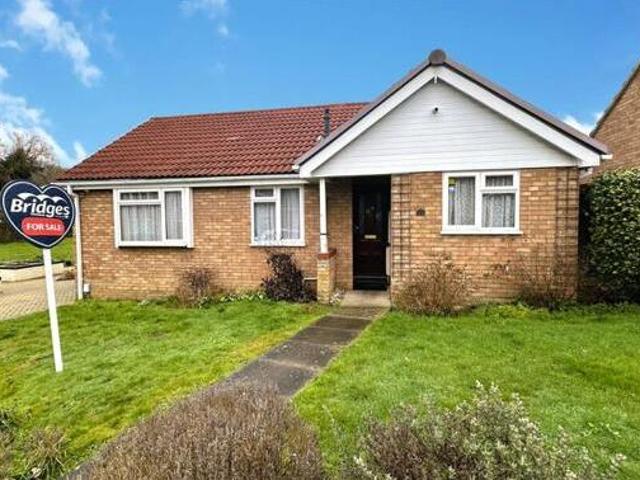 House for sale in Heol-las, Surrey