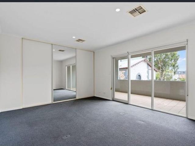 Townhouse for rent in Horseshoe Creek, South Australia